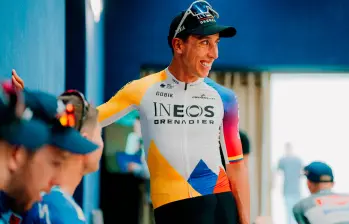 Egan Bernal, quien evocará, con su camisa de campeón nacional, las figuras del ciclismo colombiano en la década del 80. FOTO X-INEOS