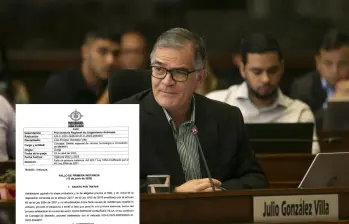 El exconcejal de Medellín Julio González Villa en el recinto del Concejo del Distrito. Foto: Esneyder Gutiérrez