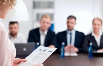 La contratación sin sesgos refuerza la reputación de la empresa y la convierte en un lugar más atractivo para trabajar. FOTO: SHUTTERSTOCK
