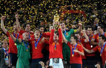 La Selección de España se convirtió en campeona del mundo tras vencer 1-0 a la Selección de Holanda en la final en Sudáfrica 2010. FOTO: AFP