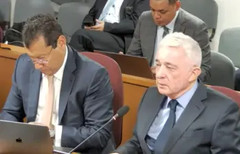 Álvaro Uribe se defiende en juicio por soborno a testigos. Foto: captura de pantalla