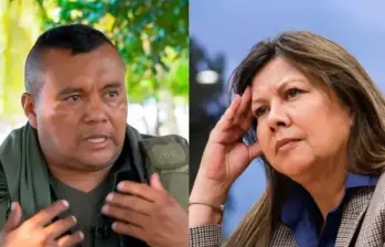 Alexander Díaz, alias Calarcá y la fiscal general Luz Adriana Camargo. Foto: Colprensa y captura de video.