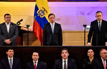 El presidente Gustavo Petro junto a los presidentes del Senado, Efrían Cepeda, y de la Cámara de Representantes, Jaime Raúl Salamanca. FOTO COLPRENSA