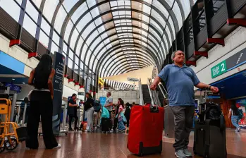 Migración Colombia respondió a las quejas presentadas por pasajeros en el Aeropuerto José María Córdova. FOTO: EL COLOMBIANO