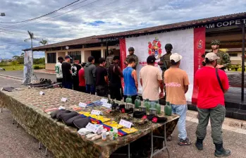 Los guerrilleros se acogerán al Programa de Atención Humanitaria al Desmovilizado del Ministerio de Defensa. FOTO: Tomada de X @COL_EJERCITO