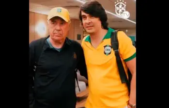 Esta es una de las primeras imágenes de Carlo Ancelotti a su llegada a Brasil para tomar las riendas de la selección sudamericana. FOTO PANTALLAZO 
