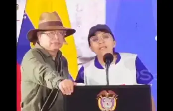 La mujer que intervino en un evento presidencial en el Huila se llama Zaira Ordóñez. FOTO CAPTURA DE VIDEO