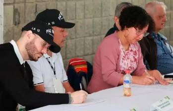 El concejal Tobón deja en el aire la pregunta de qué pasará con la senadora Isabel Cristina Zuleta, que ha sido la cabeza de los diálogos con jefes de bandas. FOTO MANUEL SALDARRIAGA