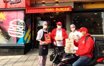 Toro Burger busca fortalecer su equipo en Bogotá con personal para cocina y servicio al cliente. FOTO: CORTESÍA