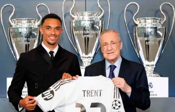 El defensa inglés Trent Alexander-Arnold fue presentado como nuevo jugador del del Real Madrid. FOTO TOMADA X @realmadrid