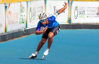 Yoselyn Rojo en acción durante el Gran Prix de patinaje de velocidad disputado en Guarne. FOTO CORTESÍA 