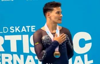 El colombiano Brayan Carreño en la premiación de la modalidad de Solo Danza en el Artistic International Series disputado en Italia. FOTO CORTESÍA