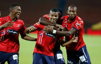 El lateral izquierdo Frank Fabra jugó con el Medellín en el segundo semestre de 2015. En 24 encuentros anotó dos goles. En la foto celebra uno de ellos. Foto: Juan Antonio Sánchez