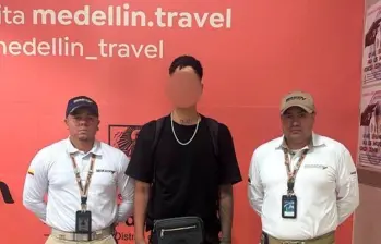 Un ciudadano chileno con antecedentes de delitos sexuales fue detectado en el aeropuerto José María Córdova y devuelto a su país de origen. FOTO: CORTESÍA