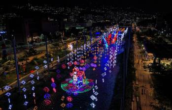 Los visitantes podrán disfrutar de los alumbrados navideños de Medellín por una semana más. FOTO: MANUEL SALDARRIAGA