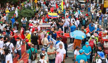 Las manifestaciones, que se desarrollaron en un ambiente de tranquilidad, contaron con la participación de trabajadores, sindicatos, organizaciones sociales y ciudadanos en general. Foto: Manuel Saldarriaga Quintero.