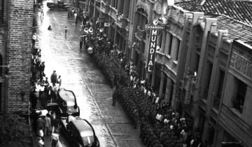 La Cacharrería Mundial (1947), en la carrera Carabobo, fue fundada en el 26 de noviembre de 1921 por don Germán Saldarriaga del Valle y Don Emilio Restrepo A. FOTO <b>carños rodríguez. “Fotoreporter”.</b> La Cacharrería Mundial (1947), en la carrera Carabobo, fue fundada en el 26 de noviembre de 1921 por don Germán Saldarriaga del Valle y Don Emilio Restrepo A. FOTO <b>carños rodríguez. “Fotoreporter”.</b>