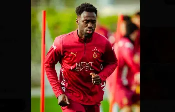 El defensor colombiano Dávinson Sánchez estará en acción con el Galatasaray en Turquía. FOTO: Tomada de X @GalatasaraySK