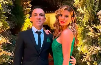 El técnico Vicente Sánchez junto a su esposa Paula Gómez. FOTO INSTAGRAM