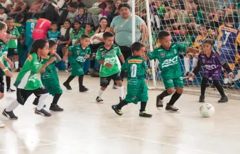 Los niños disfrutando de la Copa Atlético Nacional. FOTO CORTESÍA YONY GUTIÉRREZ Los niños disfrutando de la Copa Atlético Nacional. FOTO CORTESÍA YONY GUTIÉRREZ