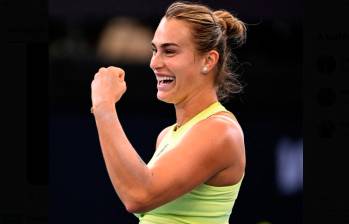 La tenista bielorrusa Aryna Sabalenka, número uno del mundo derrotó sin problemas a la estadounidense Madison Keys y avanzó a las semifinales del torneo de Brisbane, en Australia. FOTO TOMADA X@WTA