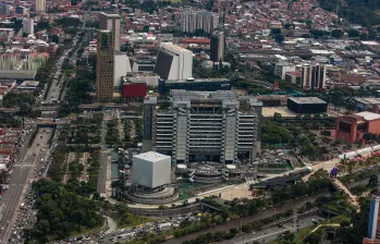 Medellín recibió un giro récord de transferencias de EPM para 2025: $2,64 billones. En la imagen, sede principal de EPM en La Alpujarra. FOTO: Manuel Saldarriaga