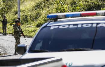 La Policía ya acordó la zona en la que fue abandonado el vehículo a la espera de personal antiexplosivos. Imagen de referencia. FOTO: Robinson Sáenz Vargas