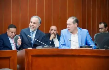 Benedetti (izquierda) dijo que el Gobierno ve “con buenos ojos” la resucitada reforma laboral. Pidió que incluya derechos progresivos para la clase trabajadora. FOTO: MININTERIOR