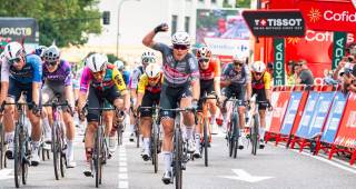 Jasper Philipsen festejando su triunfo en la etapa 8 de la Vuelta España. FOTO @LAVUELTA Jasper Philipsen festejando su triunfo en la etapa 8 de la Vuelta España. FOTO @LAVUELTA