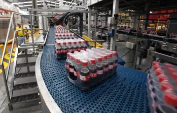 Sin orden ejecutiva y al parecer, mediante un diálogo con la empresa, el presidente Donald Trump habría logrado que la multinacional de bebidas cambie uno de sus ingredientes. Foto: Manuel Saldarriaga Quintero