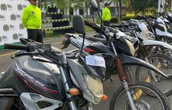 Parte de las motos recuperadas en el operativo policial realizado en Belén de Bajirá. FOTO: Cortesía