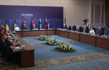 Ucrania y Rusia negociando una paz en Estambul, Turquía. FOTO: REDES SOCIALES.