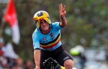 Remco estuvo bestial en la crono en Ruanda. Ganó con autoridad, hasta sobrepasó en el camino a Pogacar, que había largado 2.30 minutos antes. FOTO X-UCI