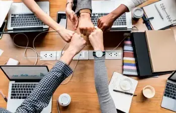 El modelo de 4 días laborales ya se prueba en varios países y empresas con resultados positivos. FOTO: GETTY