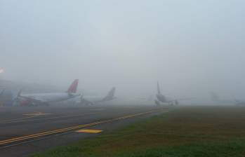 Las condiciones del clima en Rionegro tienen suspendida la operación del aeropuerto José María Córdova. FOTO: Cortesía Airplan