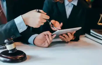Hay vacantes para abogados en todo el país, con buenos salarios. FOTO: GETTY
