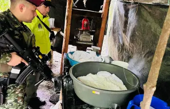 La incautación por parte del Ejército y la Policía al laboratorio. FOTO: CORTESÍA