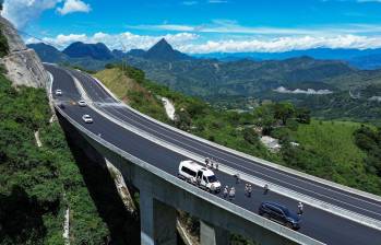 Las obras claves de Antioquia solo favorecen a sus clases altas, aseguró Petro. FOTO Manuel Saldarriaga