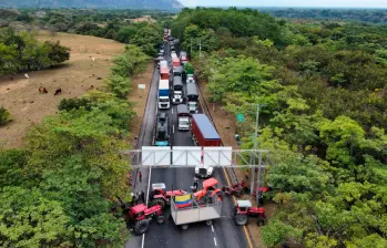 Los bloqueos por el paro arrocero cumplen una semana. FOTO CORTESÍA. 