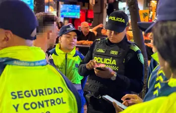 En el operativo fueron incautadas armas blancas y estupefacientes. FOTO Alcaldía de Medellín