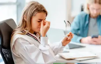 Cada vez más los trabajadores en el mundo se ven afectados por temas de salud mental. FOTO: GETTY Cada vez más los trabajadores en el mundo se ven afectados por temas de salud mental. FOTO: GETTY