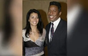Bogotana y madre de cinco hijos, Alejandra Jackson vivió 22 años en la mansión de los Jackson, donde llegó tras enamorarse de Randy, hermano de Michael, y sobrevivir a un secuestro del ELN en Colombia. FOTO: Getty Images. 