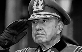 Augusto Pinochet gobernó durante la dictadura (1973-1990) y nunca llegó a ser juzgado por los crímenes cometidos en ese periodo. FOTO: AFP