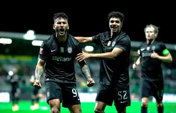 El colombiano Luis Javier Suárez (#9) marcó para el Sporting en la victoria 0-3 como visitantes ante Tondela, en la Liga de Portugal. FOTO TOMADA X @SportingCP El colombiano Luis Javier Suárez (#9) marcó para el Sporting en la victoria 0-3 como visitantes ante Tondela, en la Liga de Portugal. FOTO TOMADA X @SportingCP