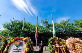 Las banderas en La Alpujarra, y en toda entidad pública de la ciudad, lucirán a media asta como símbolo de respeto y dolor. FOTO: CORTESÍA