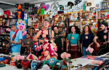 Aterciopelados lanzó su Tiny Desk este martes 7 de abril. FOTO: Captura de pantalla