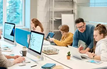 Emtelco busca talento en todo el país con más de 1.300 ofertas laborales en sectores de call center, BPO y servicio al cliente. FOTO: GETTY Emtelco busca talento en todo el país con más de 1.300 ofertas laborales en sectores de call center, BPO y servicio al cliente. FOTO: GETTY