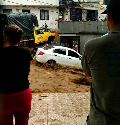 Aguaceros De Esta Tarde Causaron Inundaciones En La Autopista Medell N