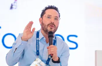 Andrés Velasco, presidente de Asofondos, advierte que limitar inversiones en el exterior afectaría la rentabilidad de los ahorros pensionales de los colombianos. Foto: Asofondos