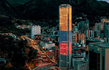 Las vacantes disponibles en Bogotá incluyen sectores como ventas, tecnología, salud y logística, con oportunidades tanto para principiantes como para profesionales experimentados. FOTO: CORTESÍA